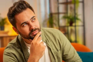 Cum îți recapeți încrederea în tine după o despărțire pe care nu ți-ai dorit-o