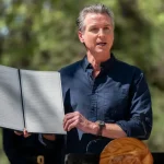 Gavin Newsom ironizează Trump: AI rămâne „inteligență artificială” în California